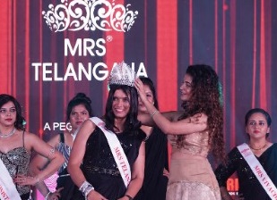 Ritu Agarwal’s Regal Moment: Crowned Mrs Telangana 2026